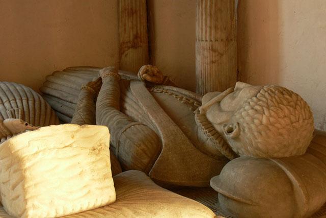 Throckmorton tomb - Coughton Warwickshire