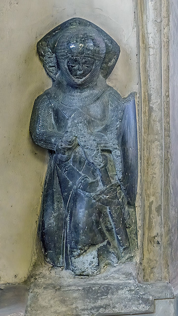 Robert de Ros Heart Monument - Bottesford Leicestershire